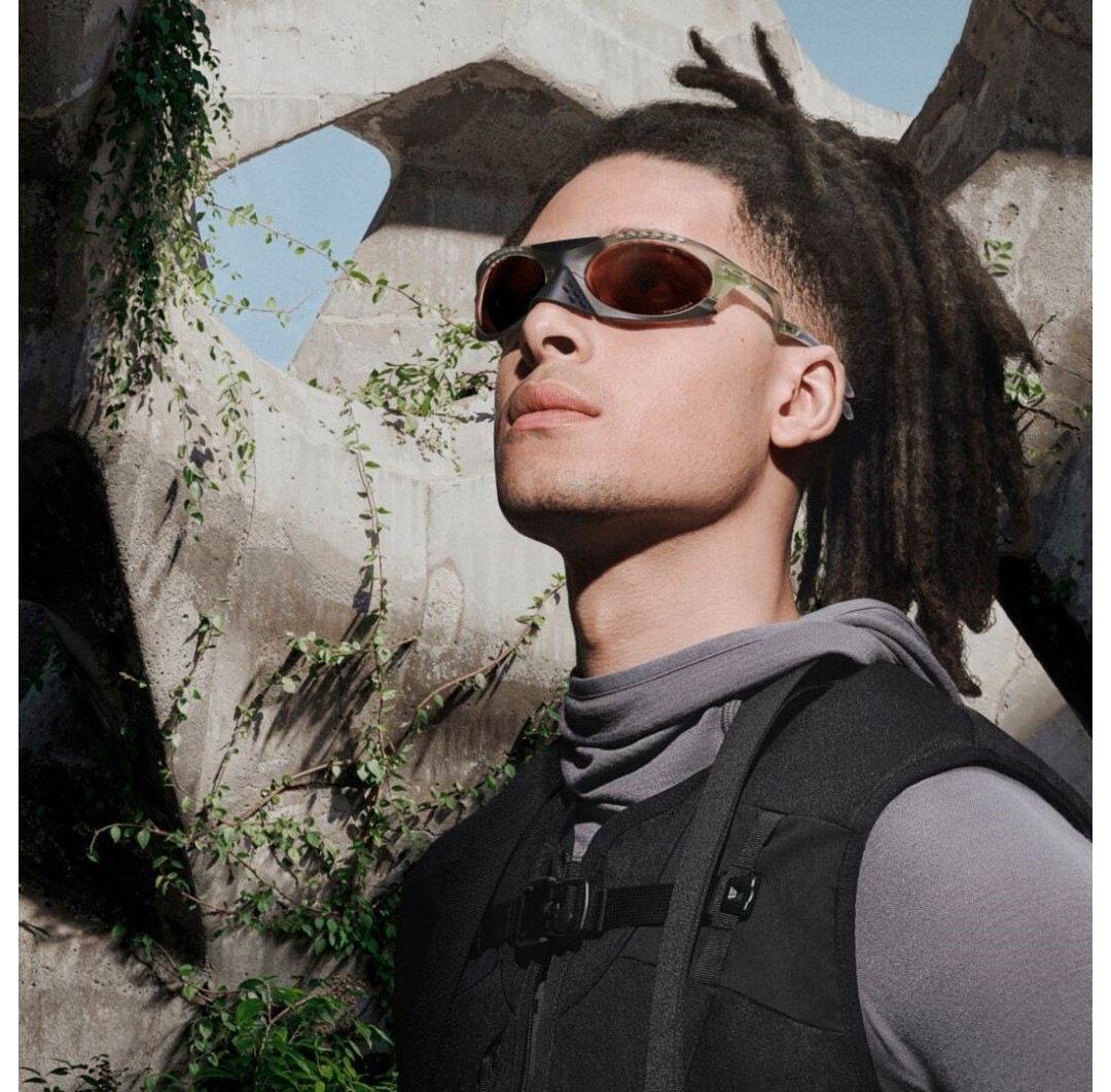 OAKLEY PLANTARIS OO9437-03